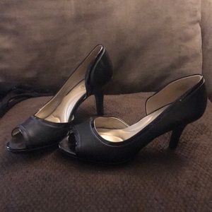 New Bandolino Black Platform Peep Toe 10m
